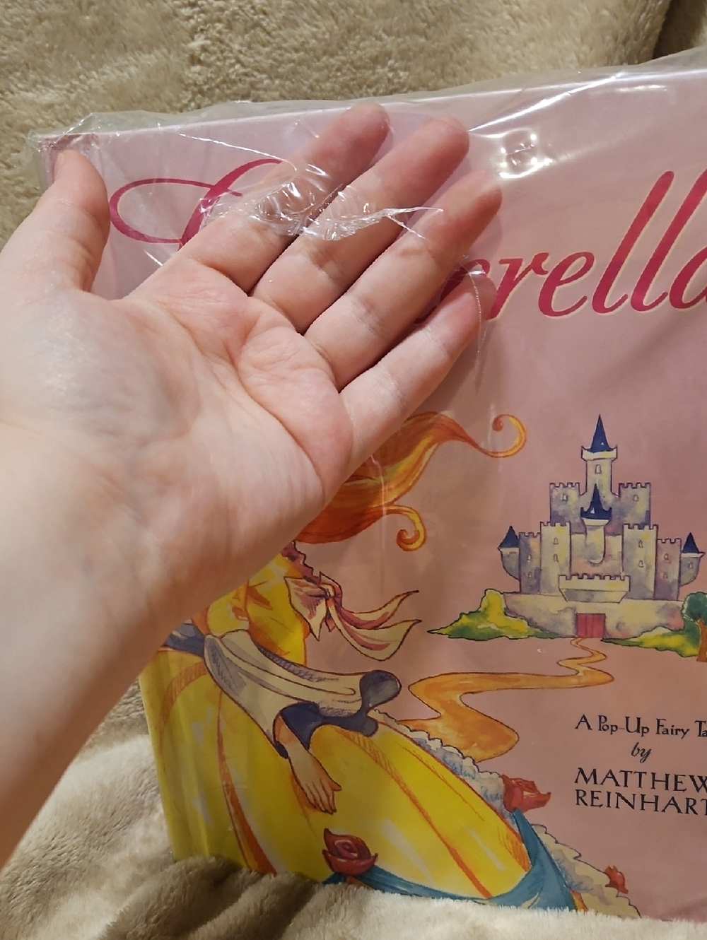 Cinderella Pop-Up Fairy Tale Book - Pink & Yellow Cover - Picture 4 of 5